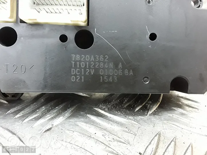 Mitsubishi L200 Ilmastoinnin ohjainlaite T1012284N