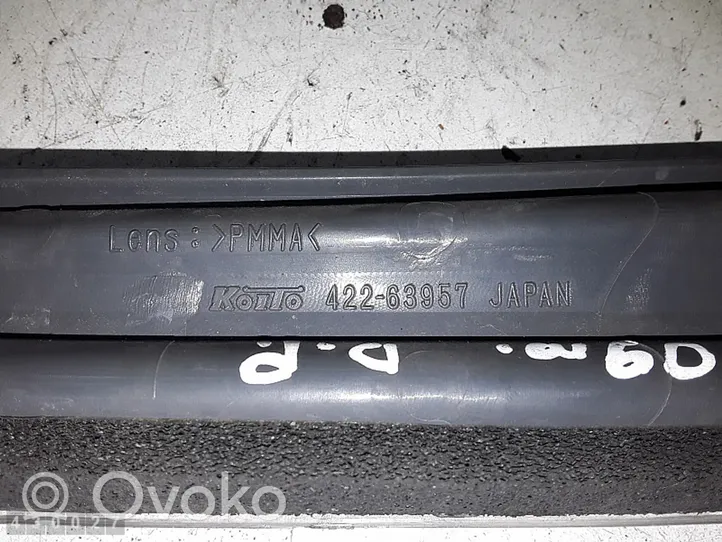 Nissan Murano Z50 Rivestimento sotto il faro/fanale 42263957