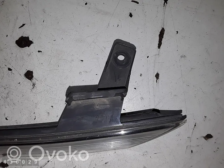 Nissan Murano Z50 Moulure sous phares 42263957