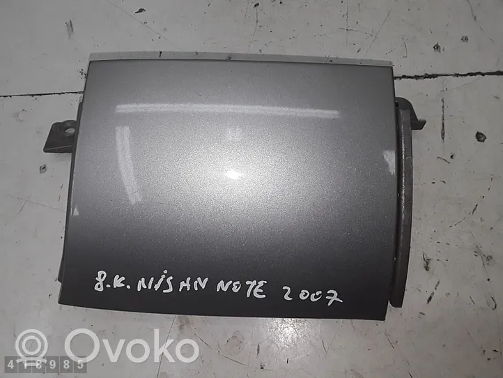 Nissan Note (E11) Moulure de garniture de feu arrière / postérieur 781299U01A