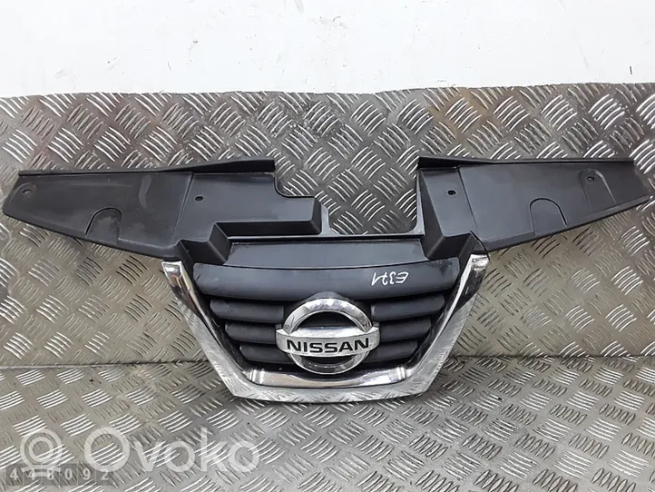 Nissan Juke I F15 Etusäleikkö 620701KA6A