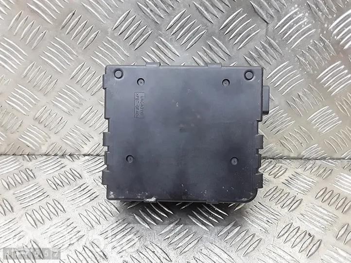 Toyota Prius (NHW20) Module de frein de stationnement 8968033010