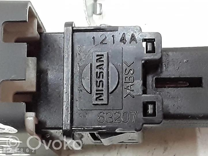 Nissan Leaf I (ZE0) Interrupteur feux de détresse 
