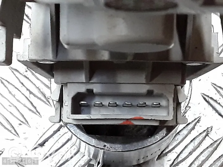 Audi A2 Takavalon polttimon suojan pidike 286622