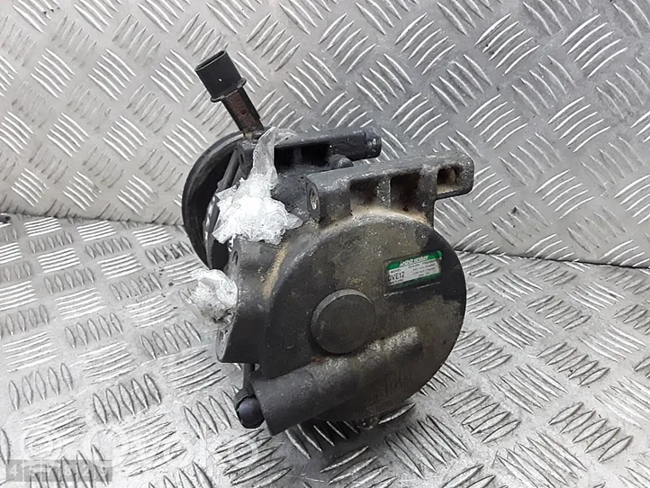 KIA Rio Ilmastointilaitteen kompressorin pumppu (A/C) 1E39E02400