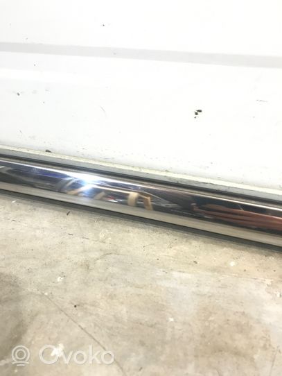 Chrysler Pacifica Oven lasin lista 68228015AG