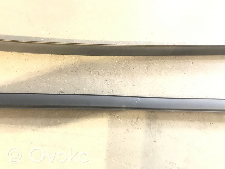 Chrysler Pacifica Katon muotolistan suoja 68227306AF