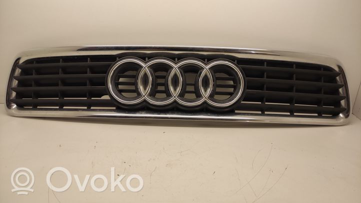 Audi A4 S4 B5 8D Передняя решётка 8D0853651R