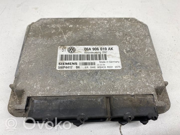 ZAZ 101 Unité de commande, module ECU de moteur 06A906019AK