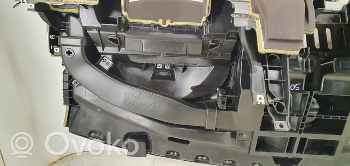 Volkswagen Touareg II Dashboard 7P1819241C