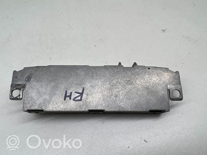 Audi A4 S4 B8 8K Antenos stiprintuvas 8K5035225AC