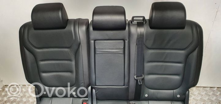 Volkswagen Touareg II Set sedili 