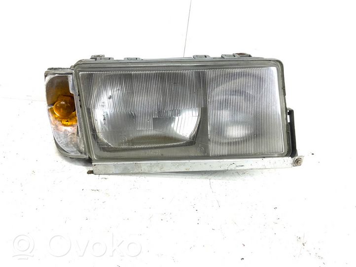 Mercedes-Benz C W202 Lampa przednia 1305239014