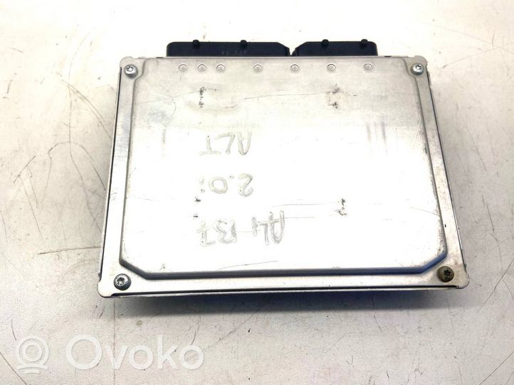 Audi A4 S4 B5 8D Unité de commande, module ECU de moteur 8E0909557S