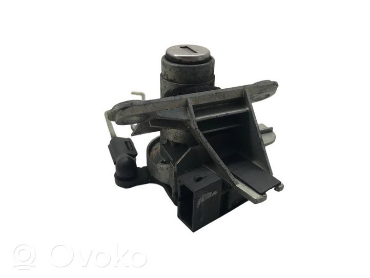 Audi A4 S4 B5 8D Serratura portiera di carico 8D5827573