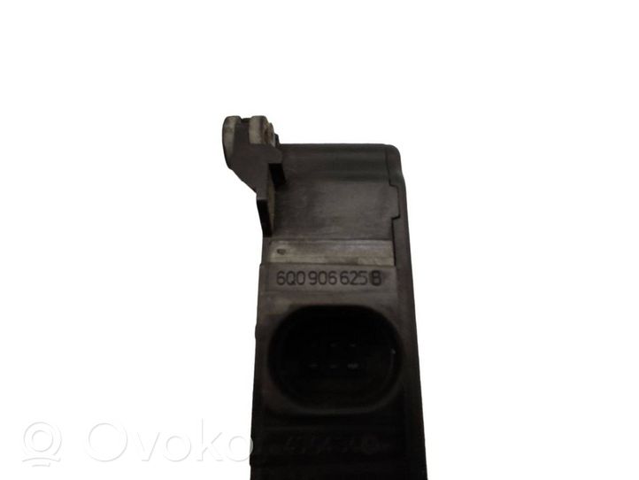 Volkswagen Polo IV 9N3 Solenoidinis vožtuvas 6Q0906625B