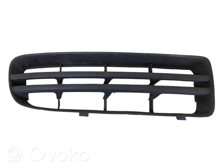 Volkswagen PASSAT B5.5 Front bumper lower grill 1U0807368C