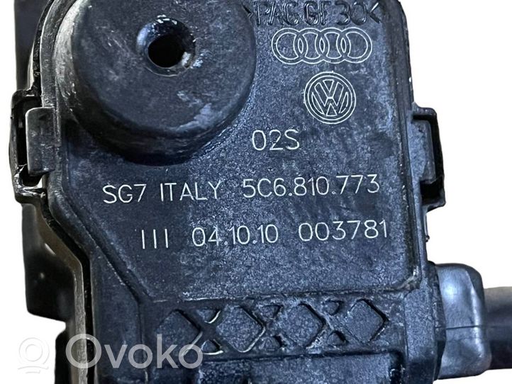 Volkswagen Jetta VI Serratura del tappo del serbatoio del carburante 5C6810773