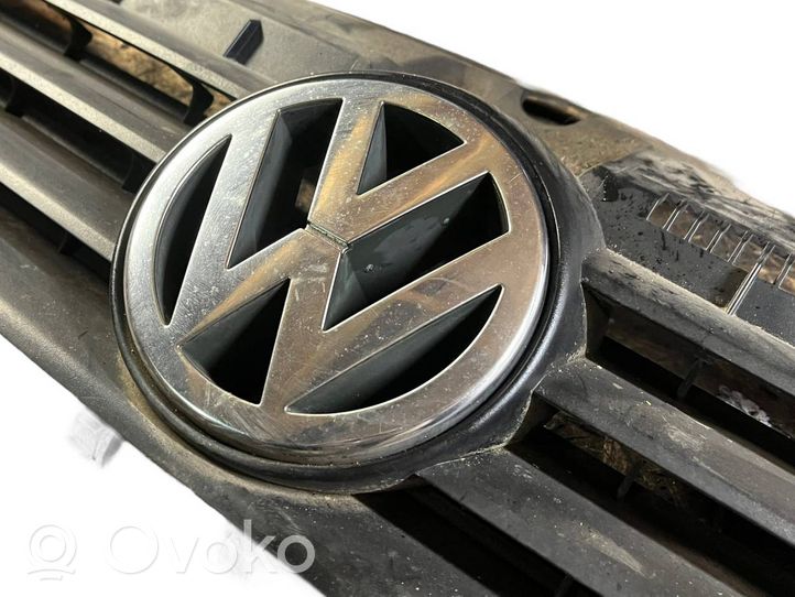 Volkswagen Polo Maskownica / Grill / Atrapa górna chłodnicy 6Q0853651C