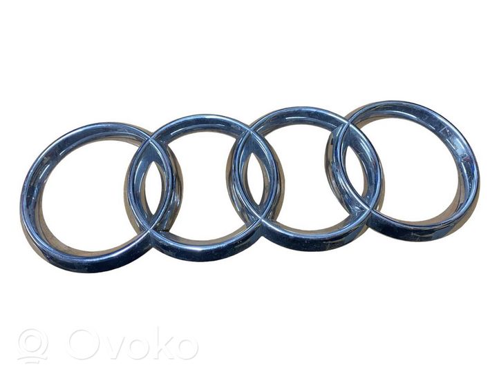 Audi A8 S8 D2 4D Mostrina con logo/emblema della casa automobilistica 4E0853605AA