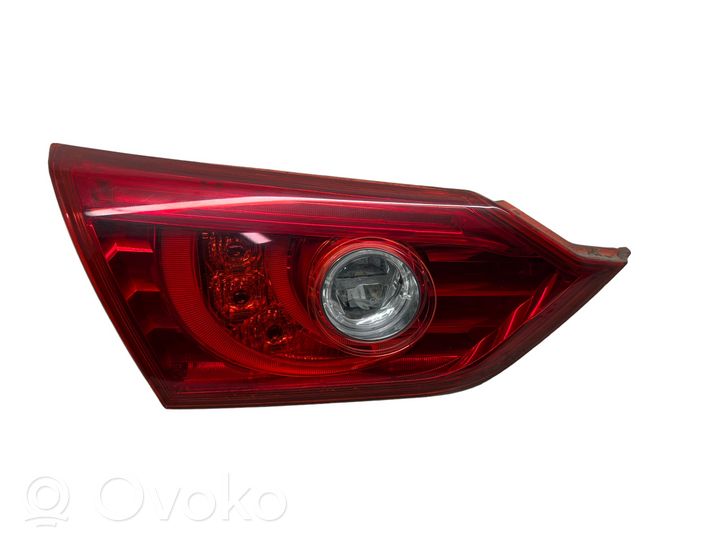 Infiniti Q50 Lampy tylnej klapy bagażnika 