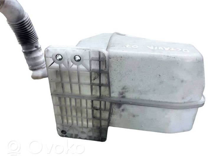 Skoda Octavia Mk2 (1Z) Réservoir de liquide lave-lampe 1K0955453Q