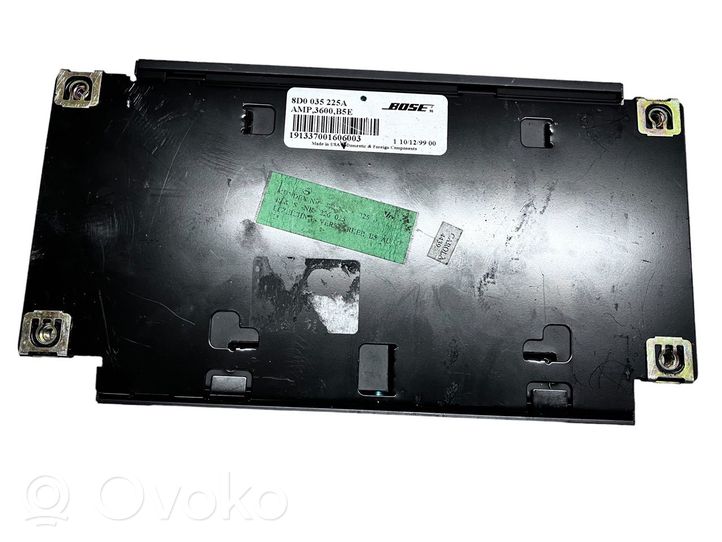 Audi A4 S4 B5 8D Garso stiprintuvas 8D0035225A