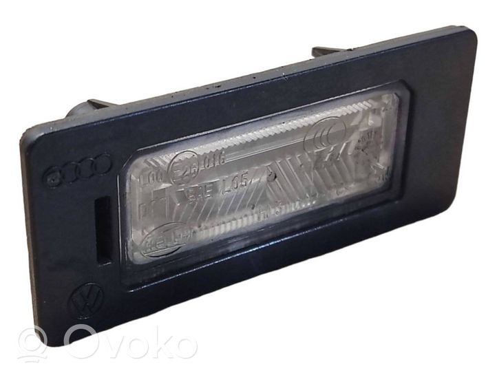 Audi A4 Allroad Lampa oświetlenia tylnej tablicy rejestracyjnej 8T0943021