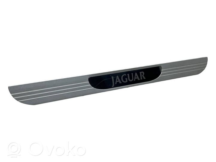 Jaguar XJ X350 Etuoven kynnyksen suojalista XR83513208