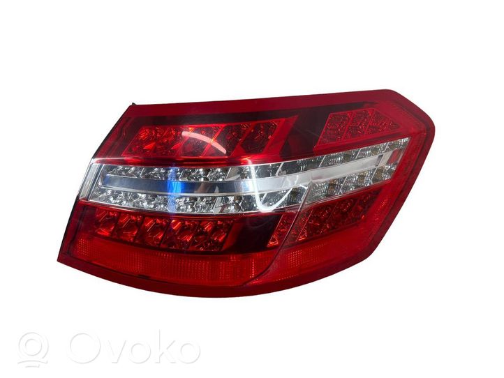 Mercedes-Benz E AMG W212 Lampa tylna A2129060658