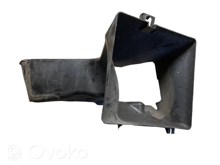 Audi A4 S4 B7 8E 8H Prowadnica powietrza intercoolera 8E0117335N