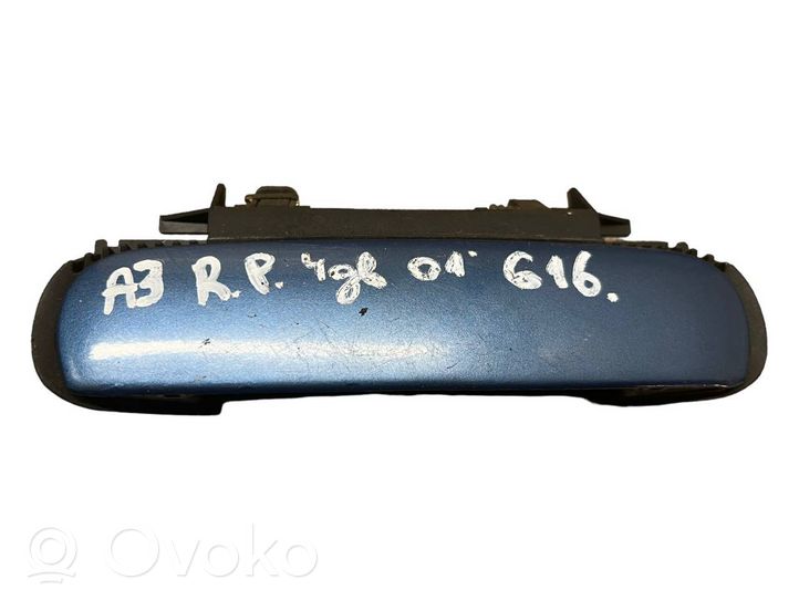 Audi A4 S4 B6 8E 8H Klamka zewnętrzna drzwi przednich 4B0839885