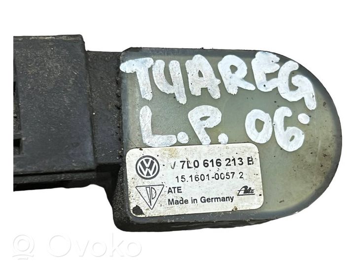 Volkswagen Touareg I Capteur de hauteur à suspension pneumatique 7L0616213B