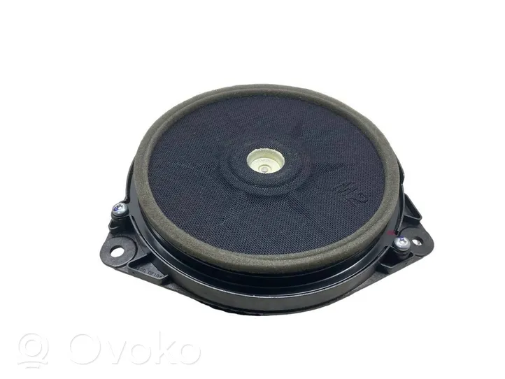 Lexus RX 450H Garsiakalbis (-iai) galinėse duryse 8942002201B