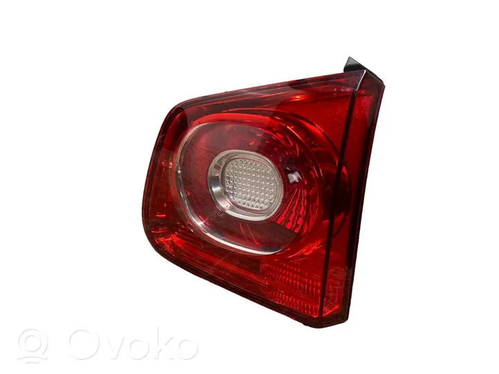 Volkswagen Tiguan Lampy tylnej klapy bagażnika 5N0945094B