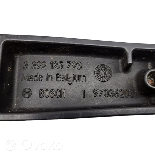 Volkswagen Touareg II Ramię wycieraczki szyby przedniej / czołowej 7P0955409B