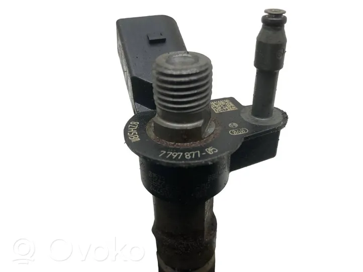 BMW 1 E81 E87 Fuel injector 7797877