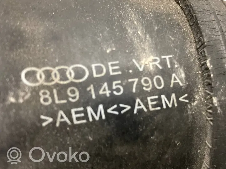 Audi TT Mk1 Välijäähdyttimen letku 8L9145790A