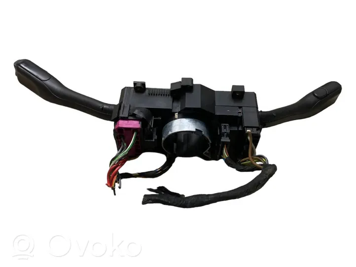 Audi TT Mk1 Interruptor/palanca de limpiador de luz de giro 8L0953513J