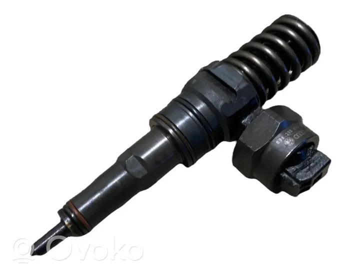 Volkswagen Sharan Fuel injector 038130073AA