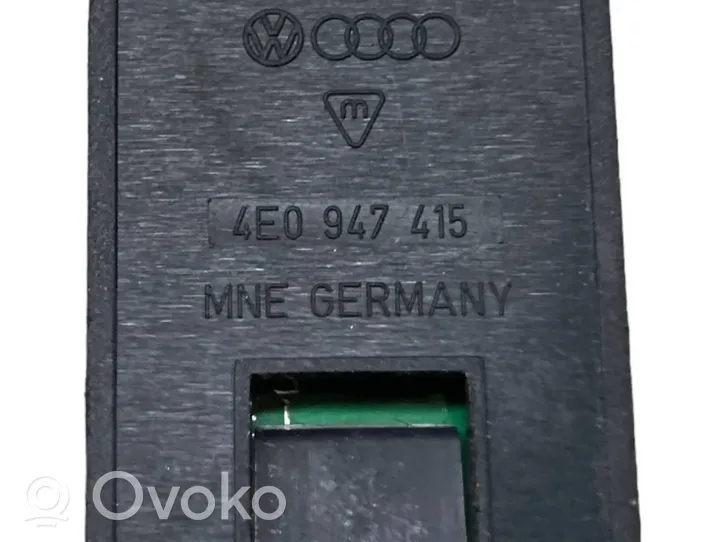 Audi Q7 4L Etuoven sisävalo 4E0947415