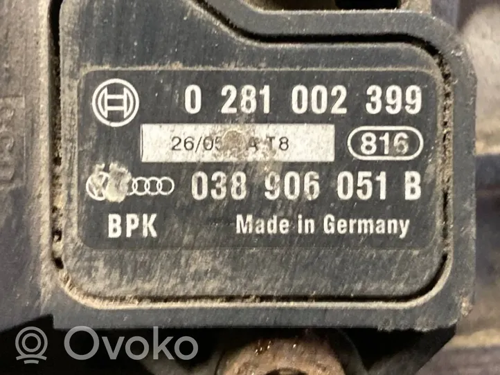 Audi A4 S4 B7 8E 8H Interkūlerio radiatorius 8E0145805P