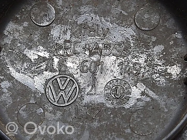 Volkswagen Touareg I Mostrina con logo/emblema della casa automobilistica 7L6601149