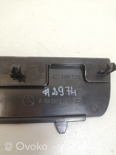 Mercedes-Benz A W169 Muu etuoven verhoiluelementti A1697270187