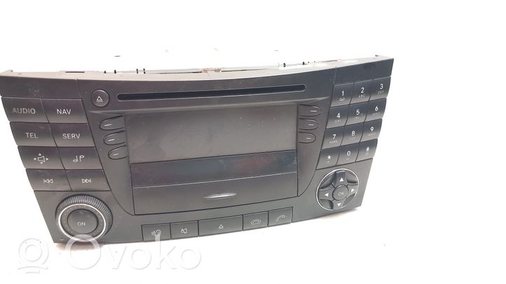 Mercedes-Benz E W211 Unità principale autoradio/CD/DVD/GPS 2118201079