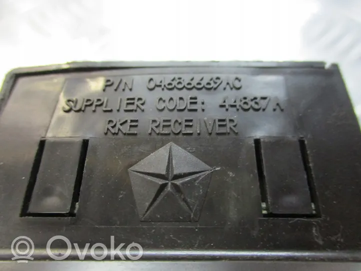 Chrysler Grand Voyager IV Oven ohjainlaite/moduuli 04686669AC
