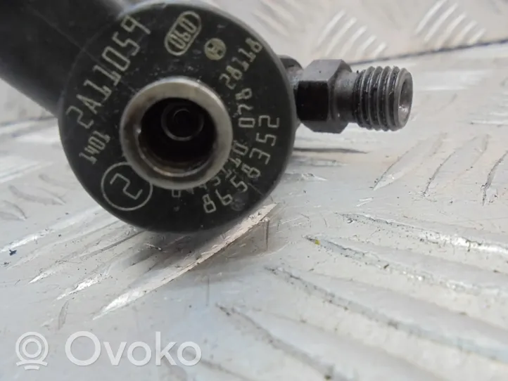 Volvo V70 Injecteur de carburant 044511078