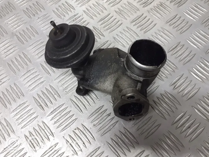 Audi 80 90 S2 B4 Zawór EGR 028129837E