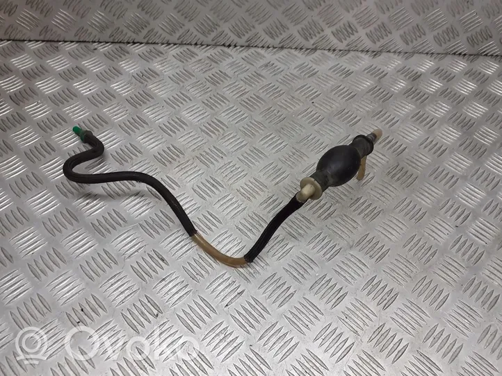 Renault Clio III Tuyau d'alimentation conduite de carburant 