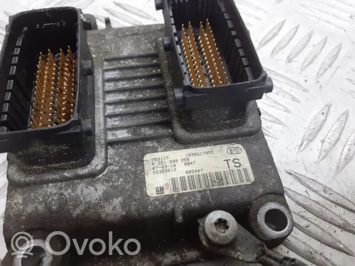 Opel Combo C Calculateur moteur ECU 55353612